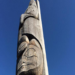 Fisher Family Totem – Aaron Nelson-Moody – Spirit Trail (Mosquito Creek Marina) – Sḵwx̱wú7mesh Úxwumixw (Squamish Nation)