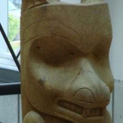 Grizzly Coming to the Village Totem* – Norman Tait – Capilano Mall – Nisga’a Nation