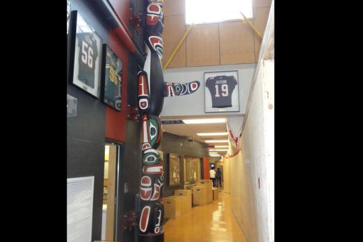 Totem, Carson Graham School, Bill Reid