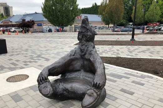 Sleuth of Bears sculpture by Veronica and Edwin Dam de Nogales