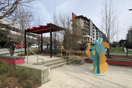 Public Art Sculpture - dog detail - North Vancouver 